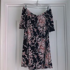 Francescas Women’s Off the Shoulder Floral Dress